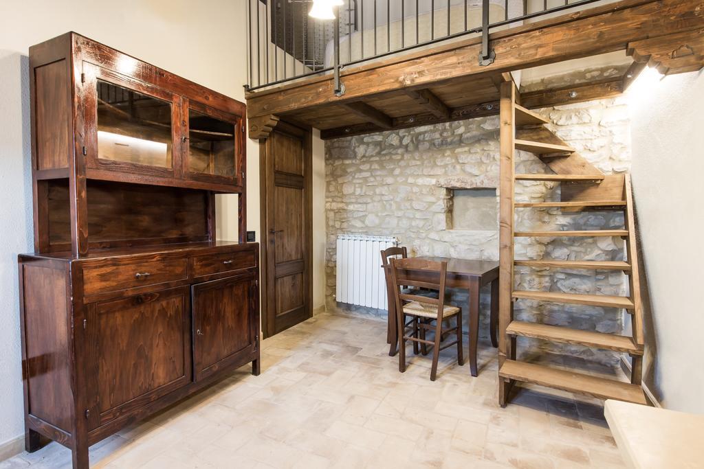 Domus In Castro Bed & Breakfast Montecchio  Phòng bức ảnh