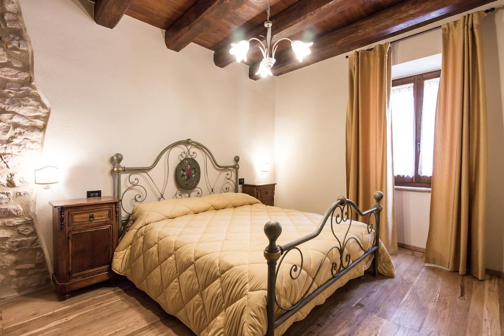 Domus In Castro Bed & Breakfast Montecchio  Phòng bức ảnh