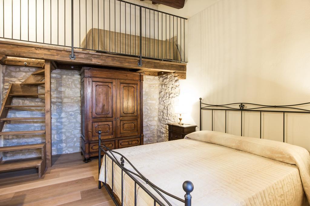 Domus In Castro Bed & Breakfast Montecchio  Phòng bức ảnh