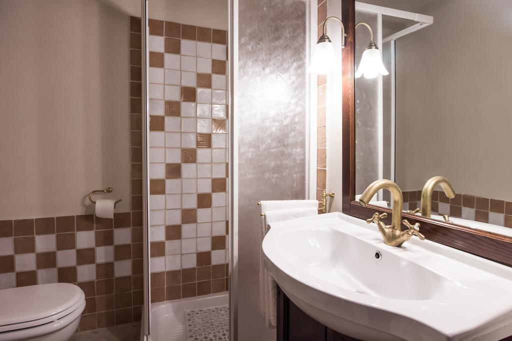 Domus In Castro Bed & Breakfast Montecchio  Phòng bức ảnh